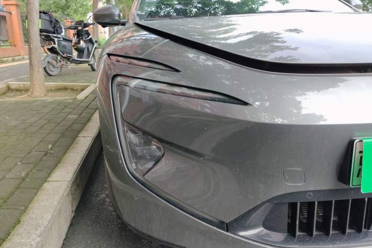 Used Avatr 12 2024 Updated Version 700 Three-Laser Rear-Wheel Drive Luxury Edition Right Front Headlight