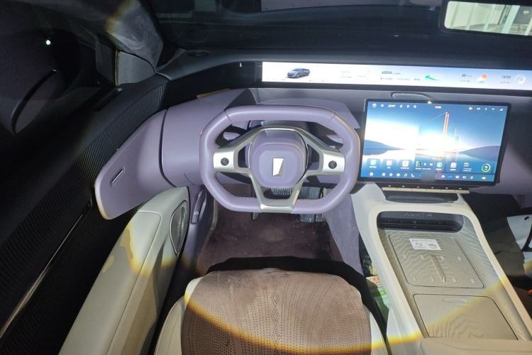 Used Avatr 12 2024 650 Three-Laser Four-Wheel Drive Performance Edition Steering Wheel