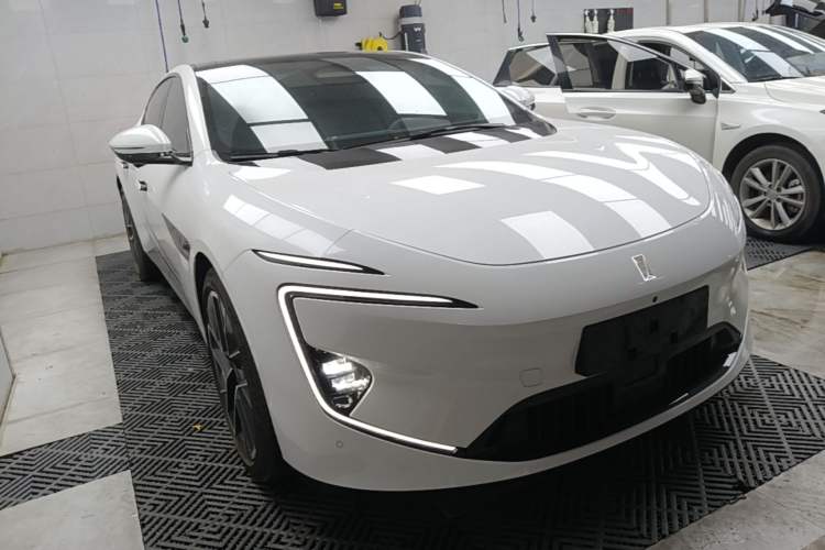 Used Avatr 12 2024 700 Three-Laser Rear-Wheel Drive Luxury Edition Front Right 45 Deg