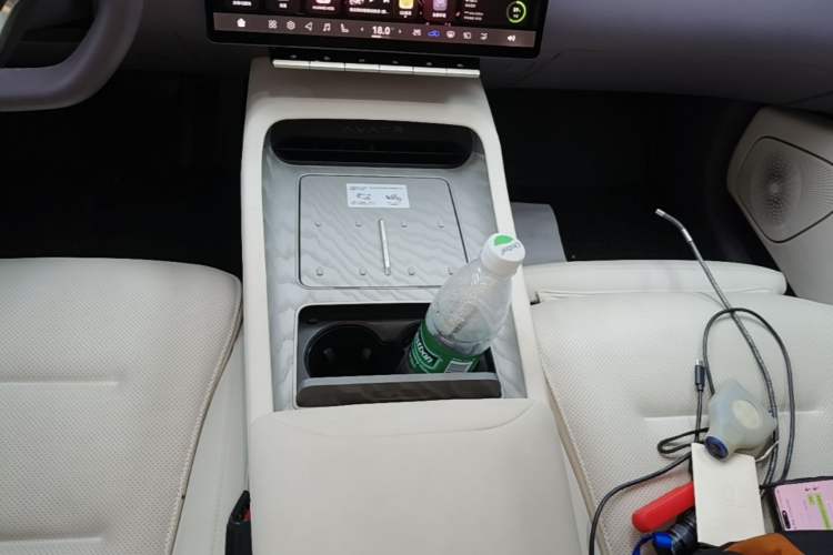Used Avatr 12 2024 700 Three-Laser Rear-Wheel Drive Luxury Edition Gear Lever