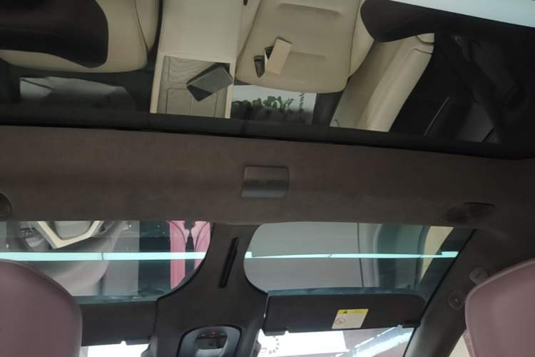 Used Avatr 12 2024 700 Three-Laser Rear-Wheel Drive Luxury Edition Headliner