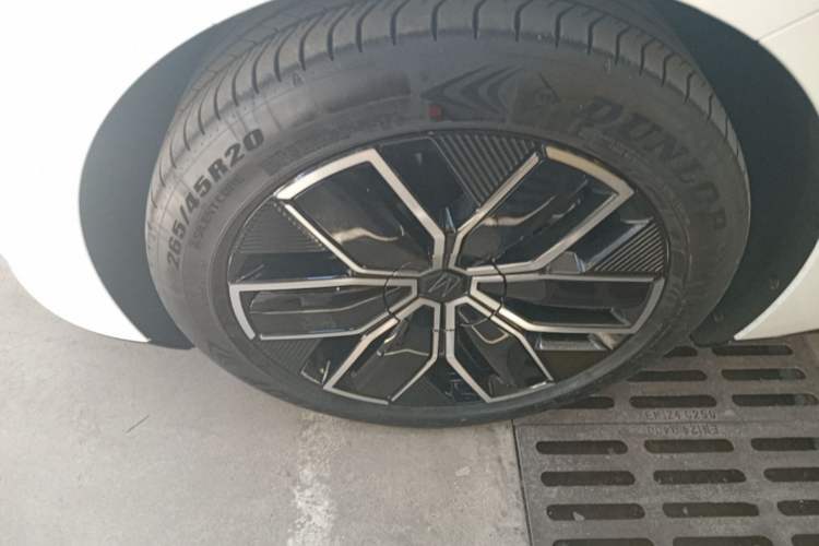 Used Avatr 12 2024 700 Three-Laser Rear-Wheel Drive Luxury Edition Left Front Wheel Hub