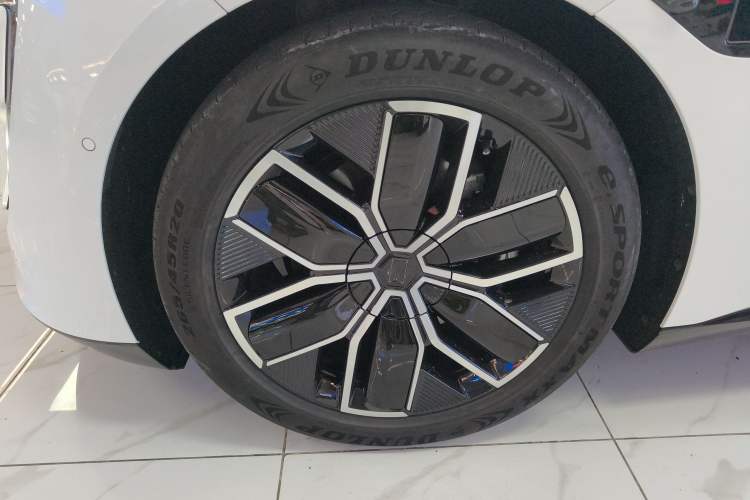 Used Avatr 12 2024 700 Three-Laser Rear-Wheel Drive Luxury Edition Left Front Wheel Hub