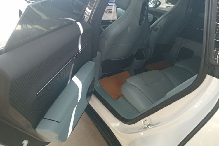 Used Avatr 12 2024 700 Three-Laser Rear-Wheel Drive Luxury Edition Left Rear Seat