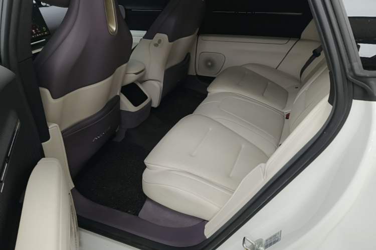 Used Avatr 12 2024 700 Three-Laser Rear-Wheel Drive Luxury Edition Left Rear Seat