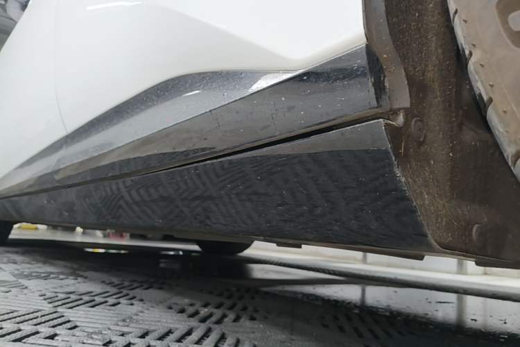 Used Avatr 12 2024 700 Three-Laser Rear-Wheel Drive Luxury Edition Left Side Sill