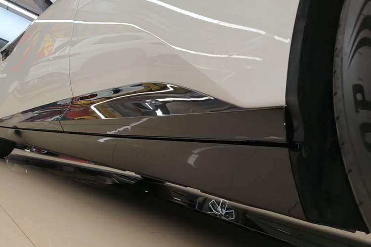 Used Avatr 12 2024 700 Three-Laser Rear-Wheel Drive Luxury Edition Left Side Sill