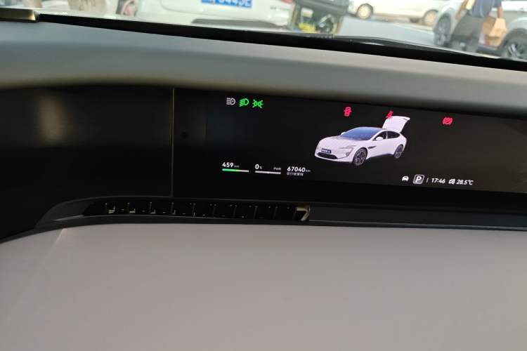 Used Avatr 12 2024 700 Three-Laser Rear-Wheel Drive Luxury Edition Odometer Close Up