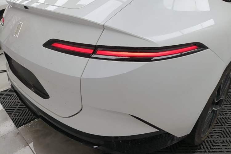 Used Avatr 12 2024 700 Three-Laser Rear-Wheel Drive Luxury Edition Right Rear Taillight