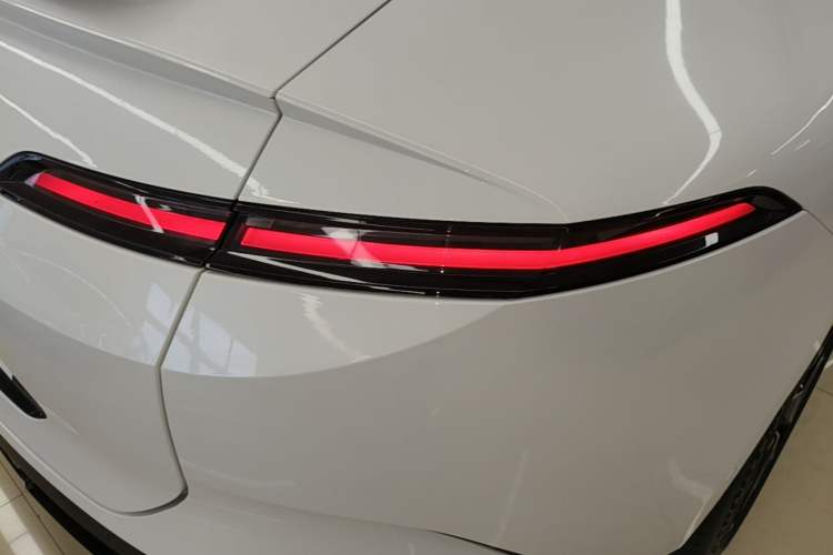 Used Avatr 12 2024 700 Three-Laser Rear-Wheel Drive Luxury Edition Right Rear Taillight