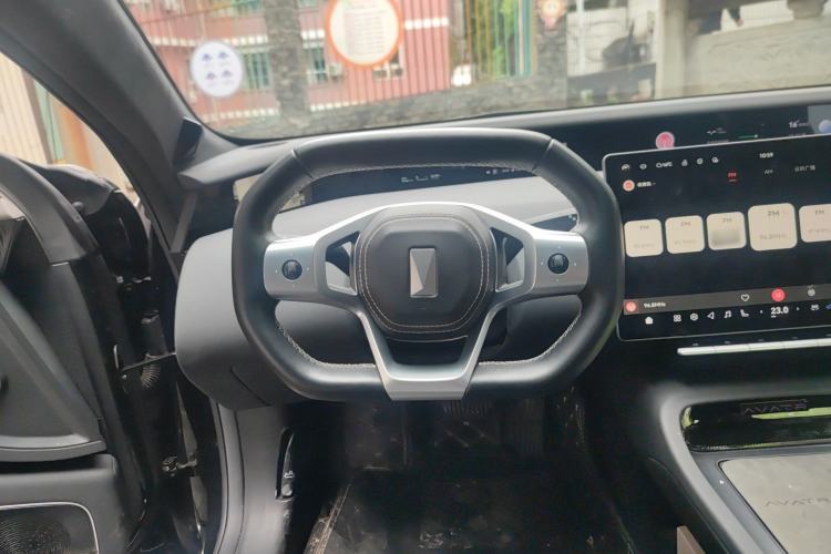 Used Avatr 12 2024 650 Three-Laser Four-Wheel Drive Performance Edition Steering Wheel