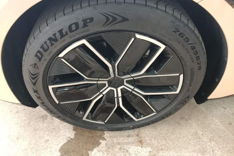 Used Avatr 12 2024 700 Three-Laser Rear-Wheel Drive Smart Enjoyment Version Left Front Wheel Hub
