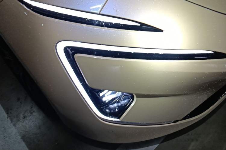 Used Avatr 12 2024 650 Three-Laser All-Wheel Drive GT Version Right Front Headlight