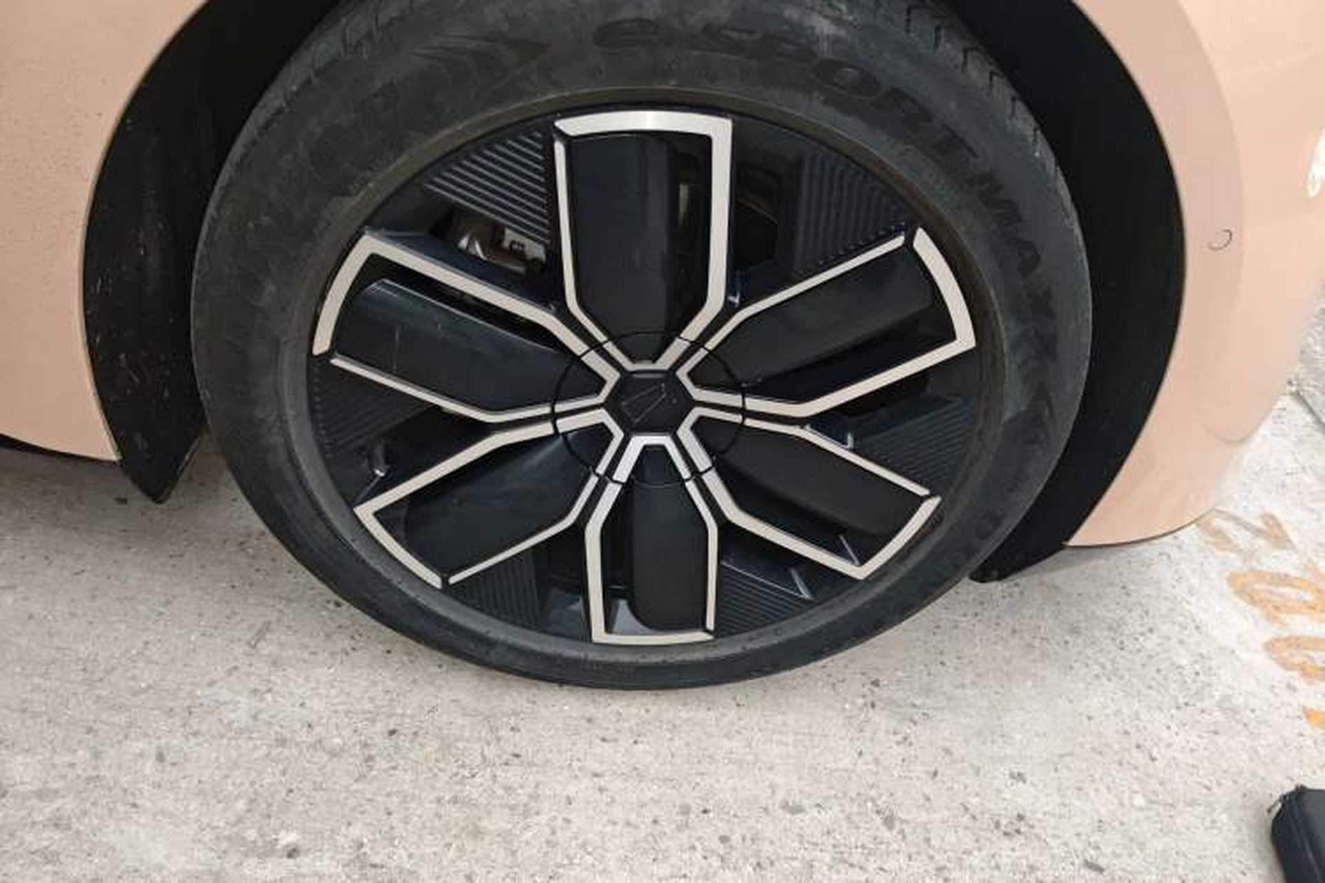 Used Avatr 12 2024 700 Three-Laser Rear-Wheel Drive Smart Enjoyment Version Right Front Wheel Hub