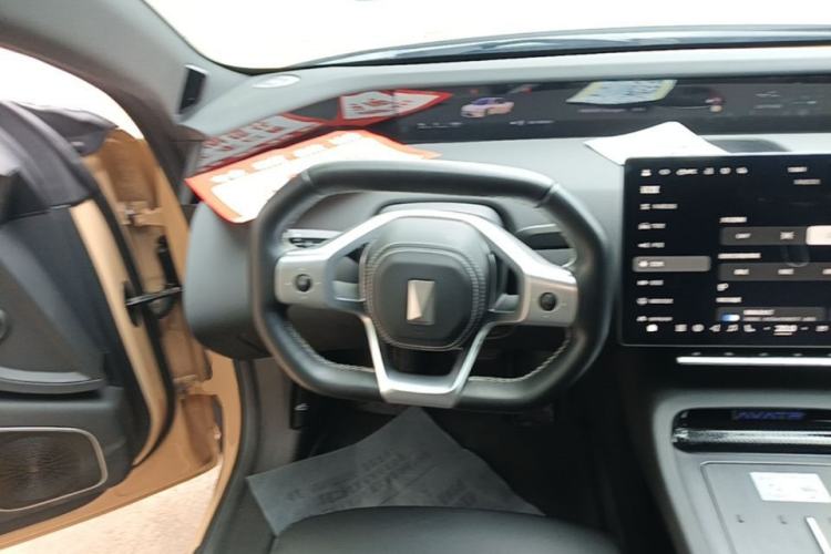 Used Avatr 12 2024 700 Three-Laser Rear-Wheel Drive Smart Enjoyment Version Steering Wheel
