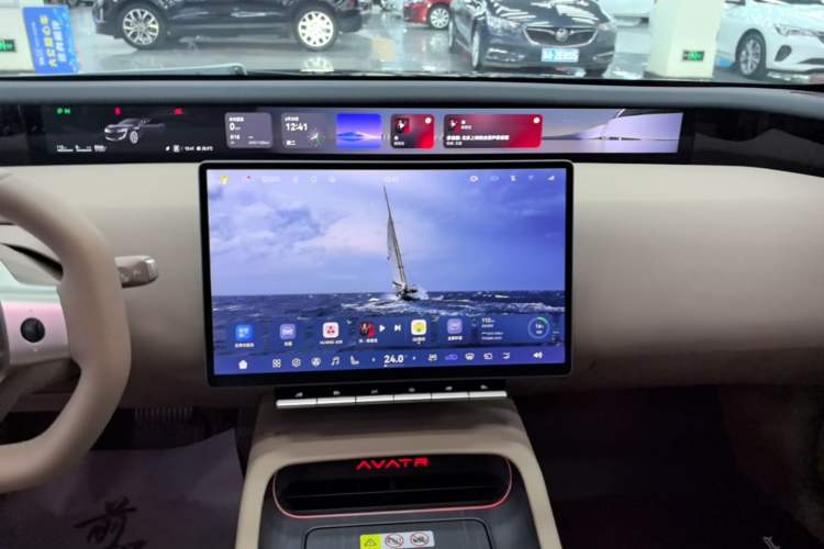 Used Avatr 12 2025 Updated Ultra All-Electric Four-Wheel Drive Audio And AC Panel