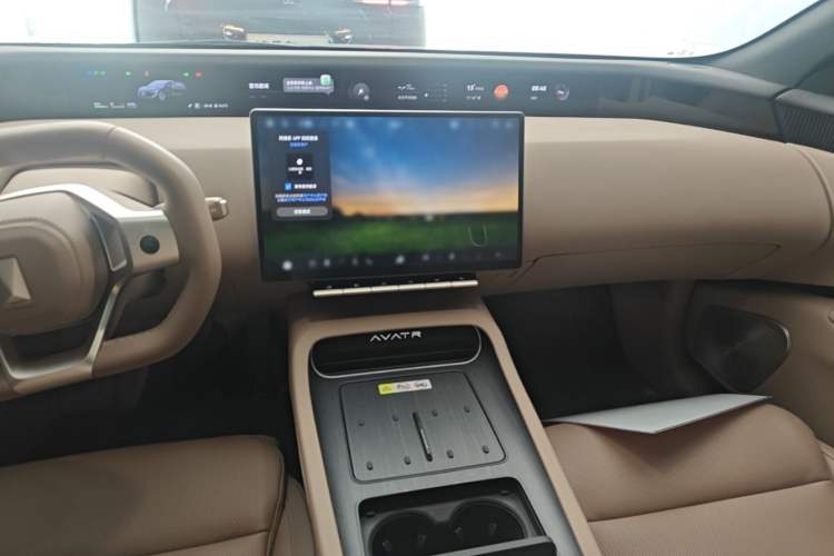 Used Avatr 12 2025 Updated Ultra All-Electric Four-Wheel Drive Audio And AC Panel