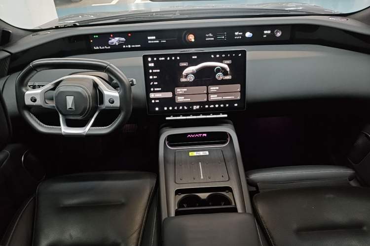Used Avatr 12 2025 Ultra Extended-Range Edition Center Console