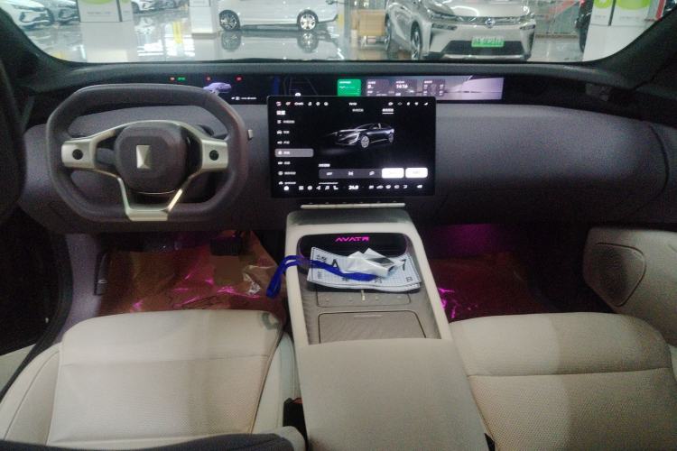 Used Avatr 12 2025 Updated Ultra All-Electric Four-Wheel Drive Center Console