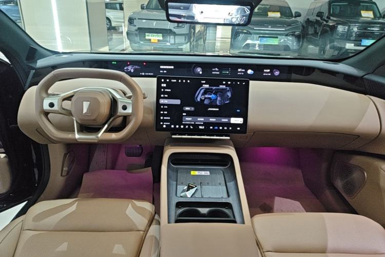 Used Avatr 12 2025 Updated Max Pure Electric Version Four-Wheel Drive Center Console