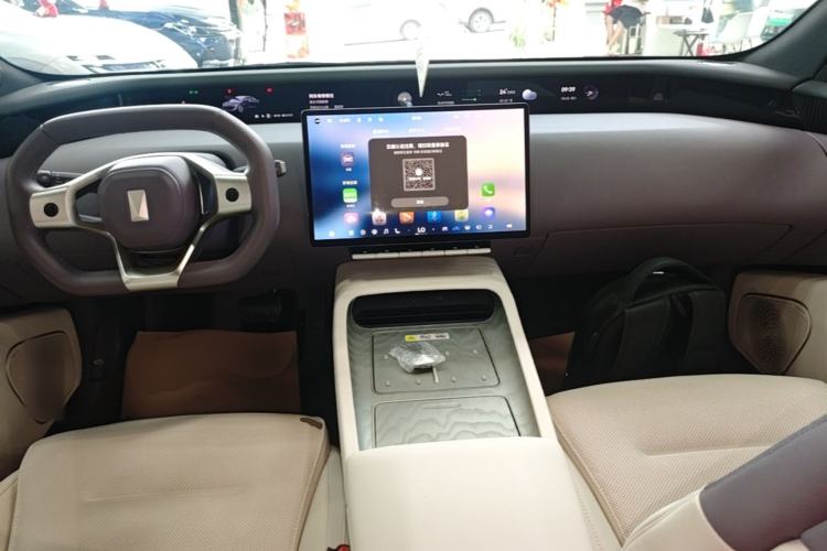 Used Avatr 12 2025 Ultra Extended-Range Edition Center Console