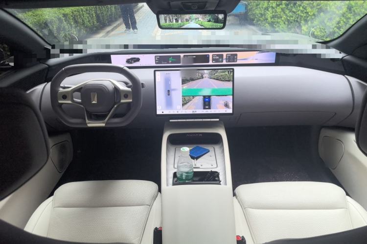 Used Avatr 12 2025 Updated Ultra All-Electric Four-Wheel Drive Center Console