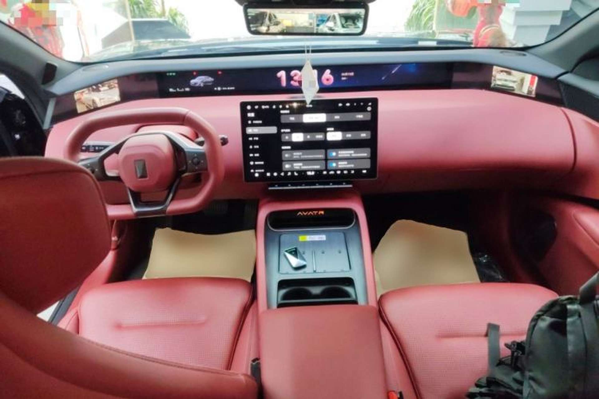 Used Avatr 12 2025 Updated Ultra All-Electric Four-Wheel Drive Center Console