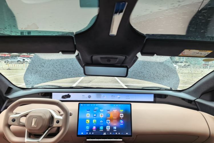 Used Avatr 12 2025 Updated Ultra All-Electric Four-Wheel Drive Center Console