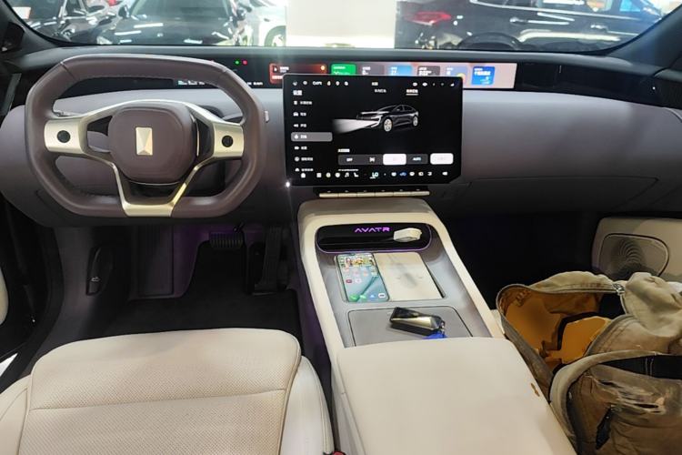 Used Avatr 12 2025 Updated Ultra All-Electric Four-Wheel Drive Center Console