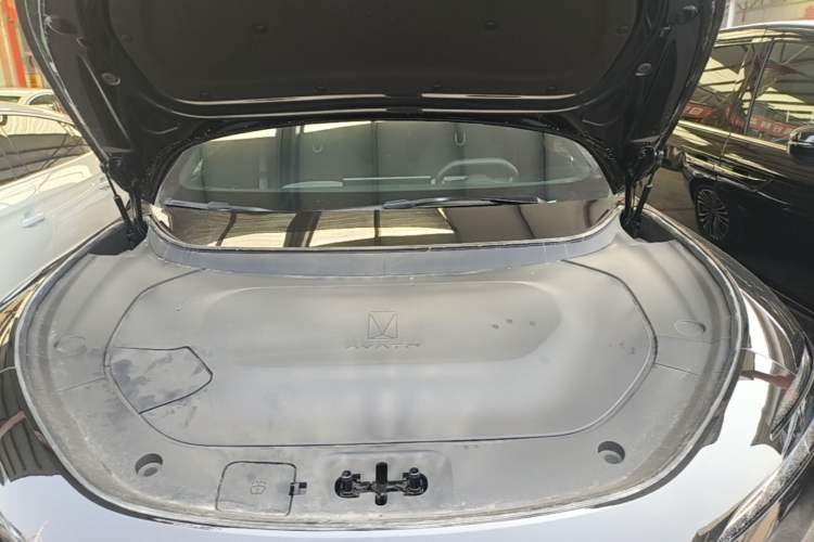Used Avatr 12 2025 Year Updated Ultra Extended-Range Version Engine Bay