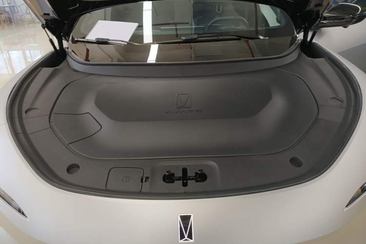 Used Avatr 12 2025 Max Extended-Range Edition Engine Bay