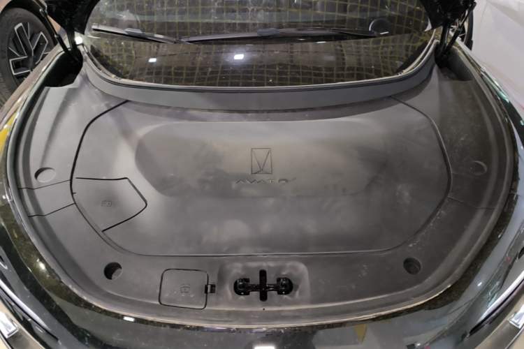 Used Avatr 12 2025 Ultra Extended-Range Edition Engine Bay