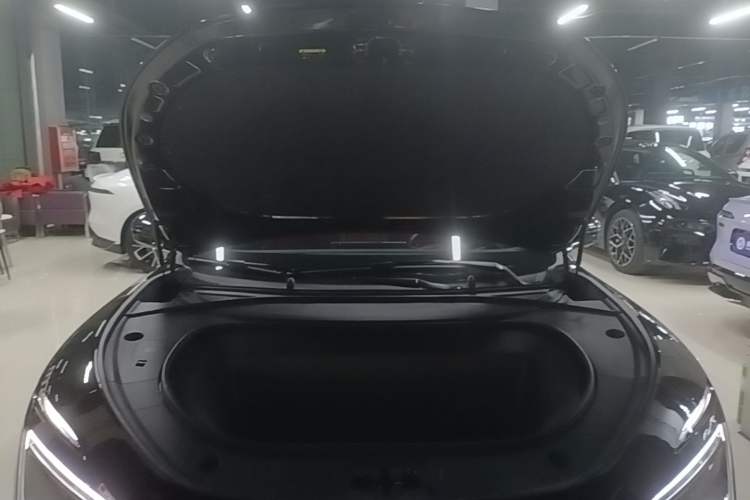Used Avatr 12  Engine Bay