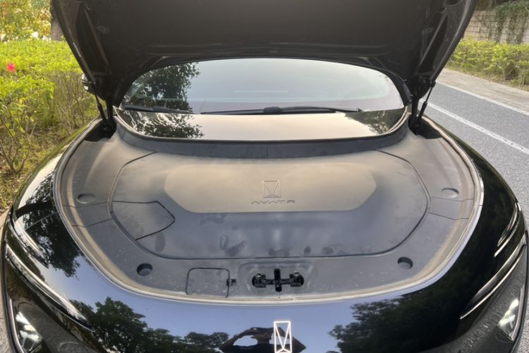 Used Avatr 12 2025 Ultra Extended-Range Edition Engine Bay