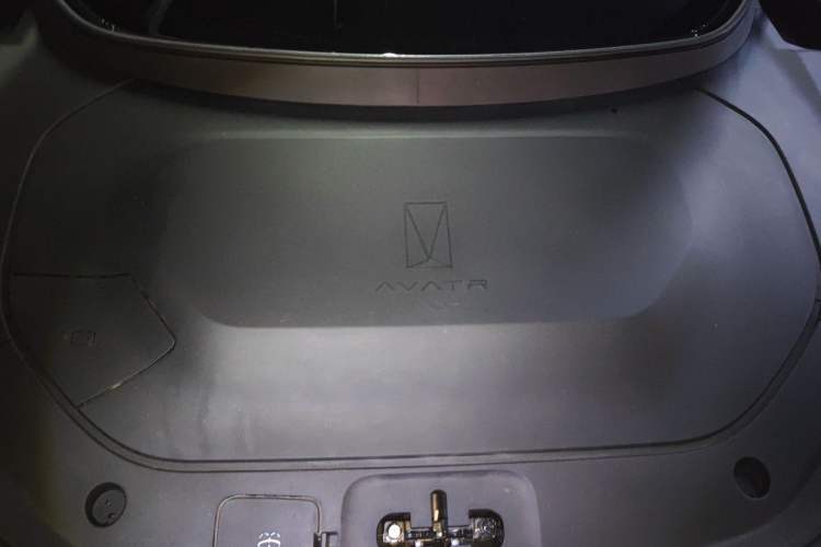 Used Avatr 12 2025 Ultra Extended-Range Edition Engine Bay