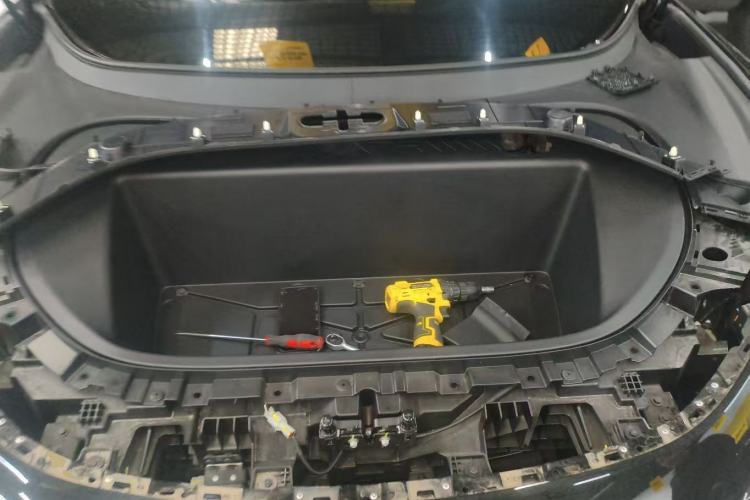 Used Avatr 12 2025 Refresh Master All-Electric Four-Wheel Drive Engine Bay
