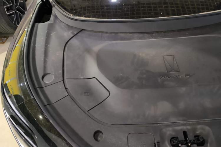 Used Avatr 12 2025 Ultra Extended-Range Edition Engine Bay Right