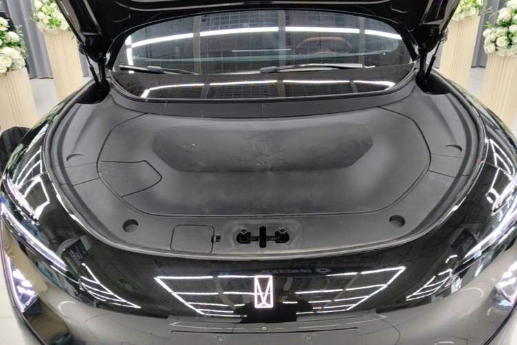 Used Avatr 12 2025 Ultra Extended-Range Edition Engine Bay
