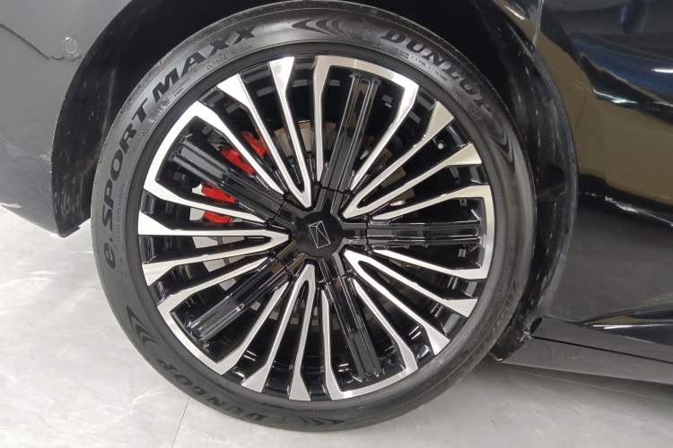 Used Avatr 12 2025 Ultra Extended-Range Edition Exterior 5