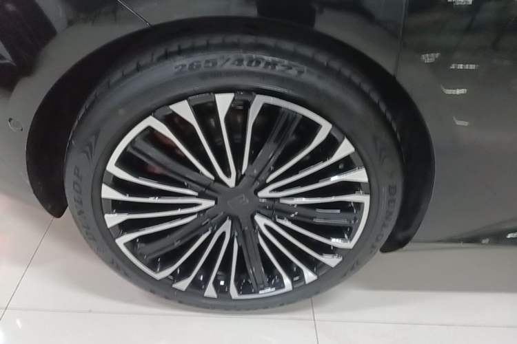 Used Avatr 12  Exterior 5