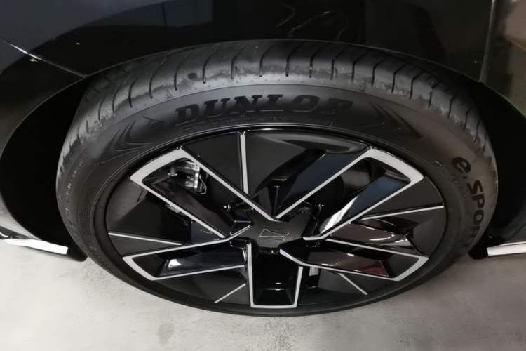 Used Avatr 12 2025 Refresh Max Extended-Range Version Exterior 5