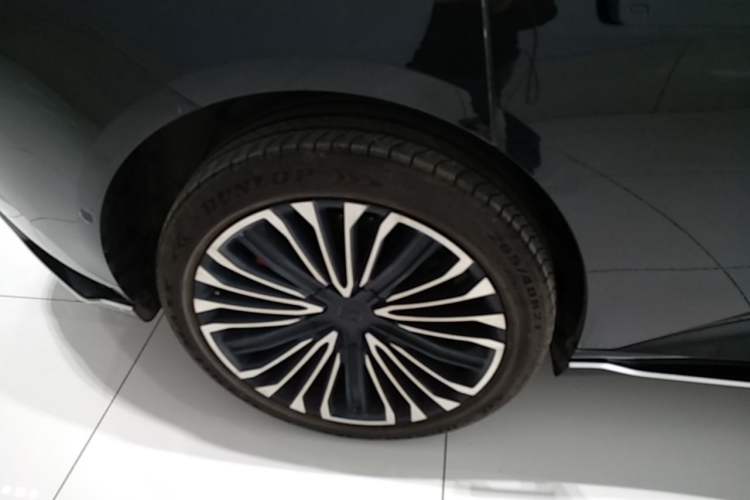Used Avatr 12 2025 Updated Ultra All-Electric Four-Wheel Drive Exterior 5