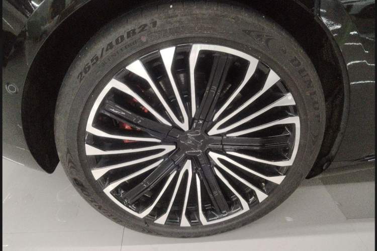 Used Avatr 12 2025 Updated Ultra All-Electric Four-Wheel Drive Exterior 7