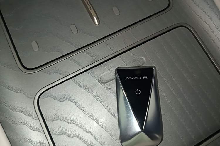 Used Avatr 12 2025 Max Extended-Range Edition Interior 1