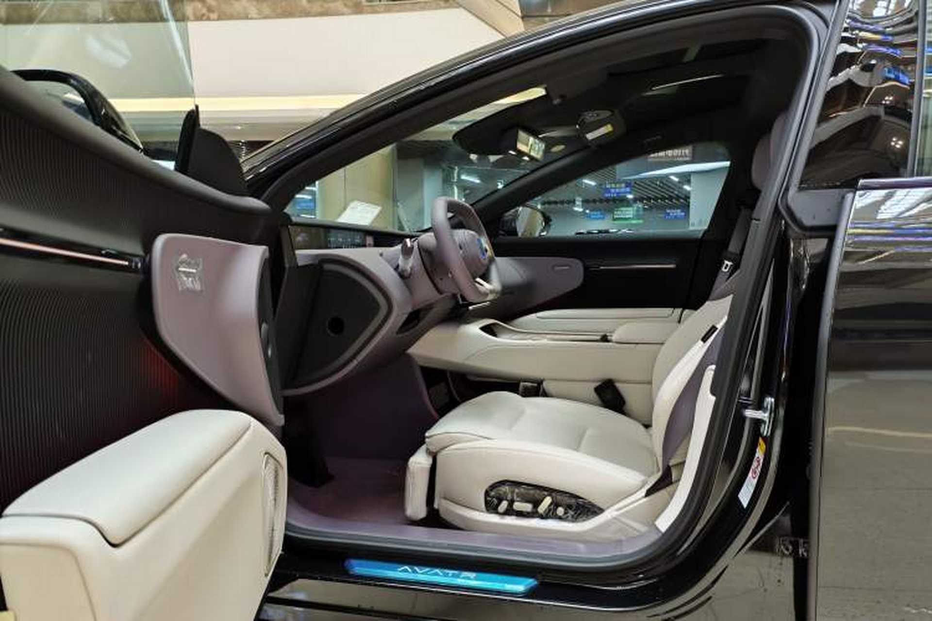 Used Avatr 12 2025 Year Updated Max All-Electric Version Interior 3