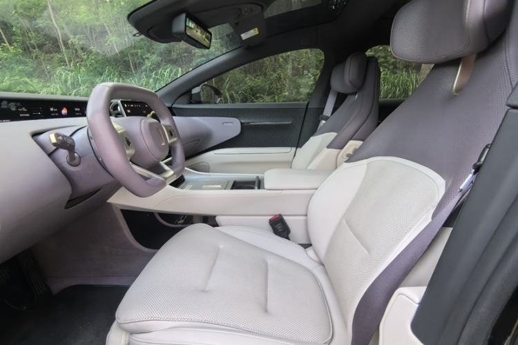 Used Avatr 12 2025 Max Extended-Range Edition Interior 4