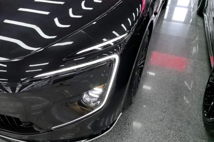 Used Avatr 12 2025 Updated Ultra All-Electric Four-Wheel Drive Left Front Headlight
