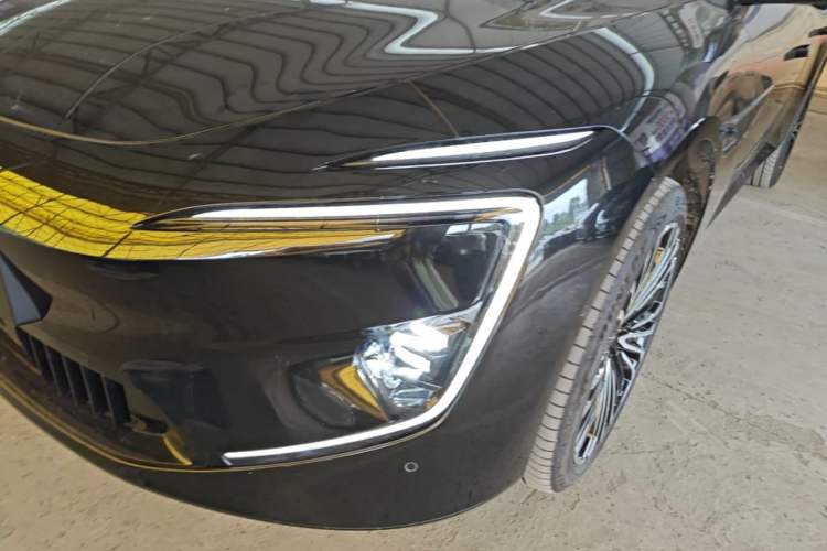 Used Avatr 12 2025 Updated Ultra All-Electric Four-Wheel Drive Left Front Headlight