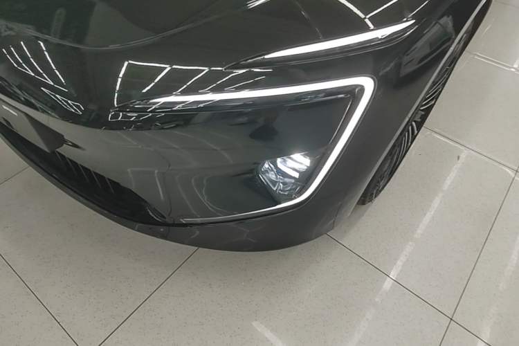 Used Avatr 12 2025 Updated Ultra All-Electric Four-Wheel Drive Left Front Headlight