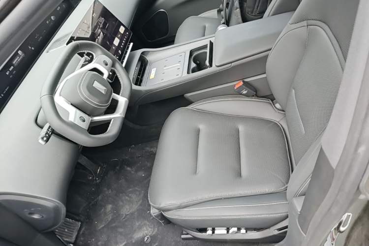 Used Avatr 12 2025 Updated Ultra All-Electric Four-Wheel Drive Left Front Seat